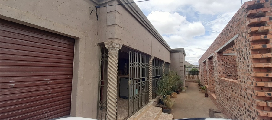 2 Bedroom Property for Sale in Botshabelo Free State